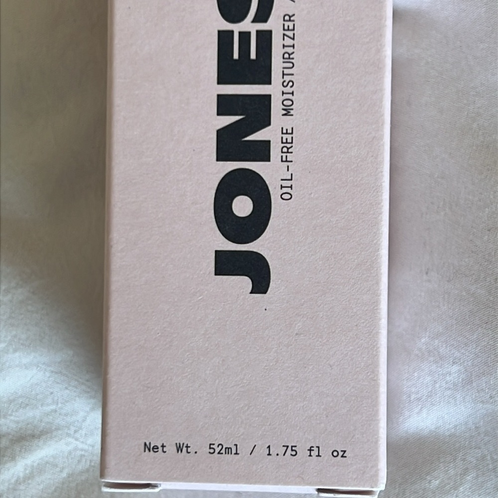 Jones Road MOISTURIZER oil free - Picture 3 of 3